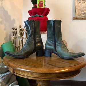 Steve Madden Green Rocco boot size 8